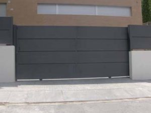 Puerta_corredera_plafones_pintada_ral
